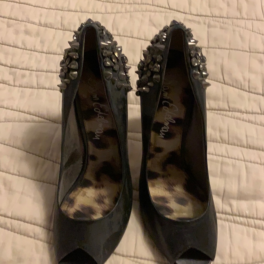Studded shoes